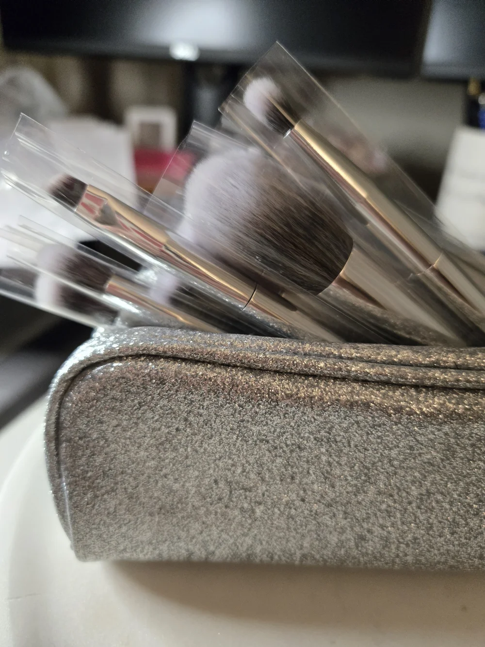 Ilo Cosmetics x Beauty Finds 8-Piece Silver Glitter Makeup Brush Set w/ Case